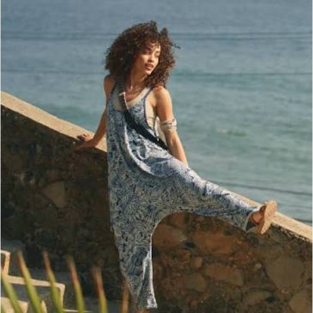 💙Free People Hot Shot Onesie-(Size-Small, Color Printed Blue)💙 - Picture 2 of 6